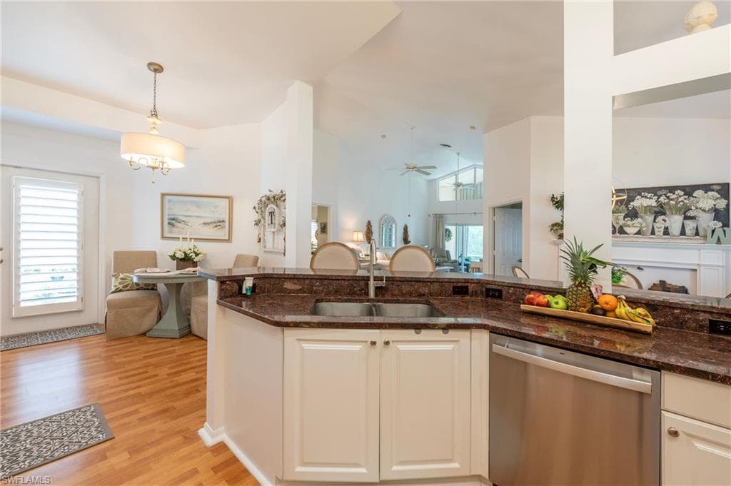 129 Sabal Lake DR, NAPLES FL 34104-10