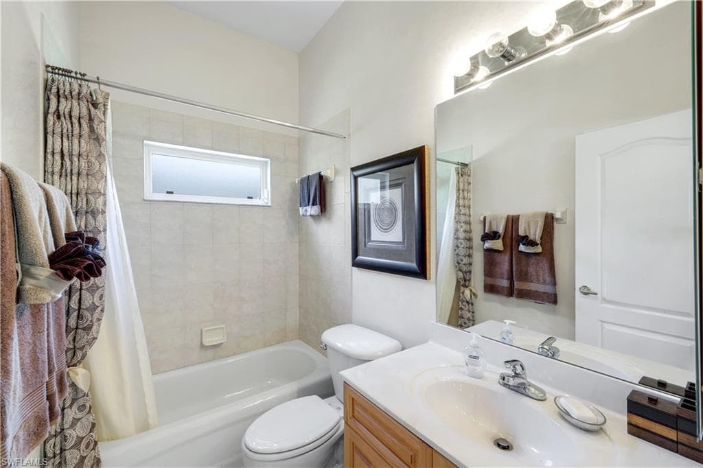 9550 Cedar Creek DR, BONITA SPRINGS FL 34135-16