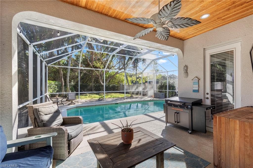 9701 Springlake CIR-25