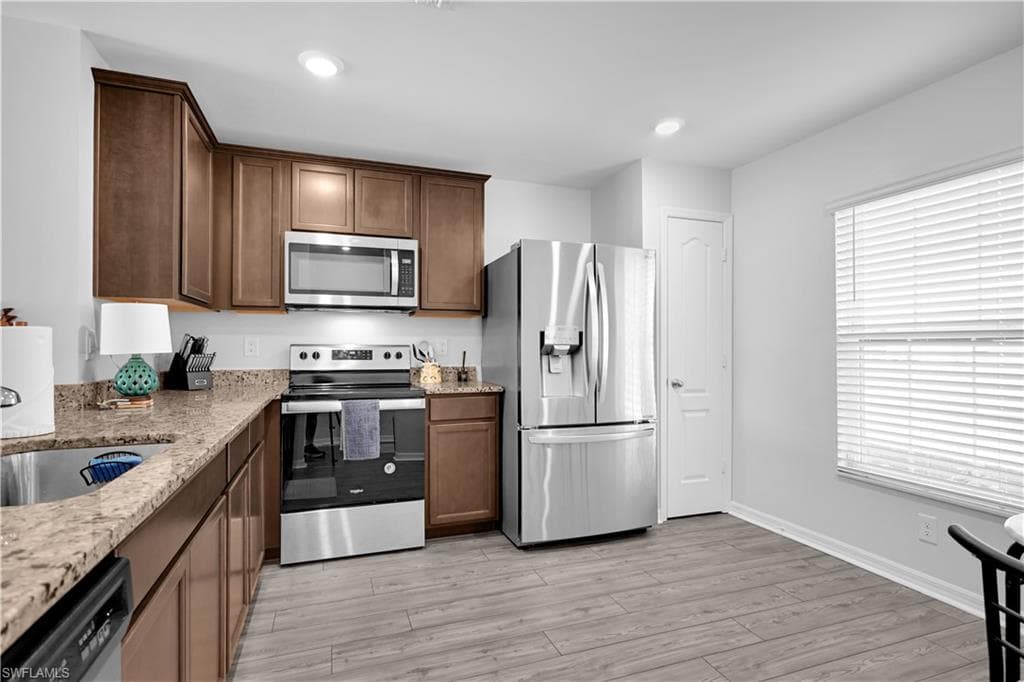 843 Lochman DR-9