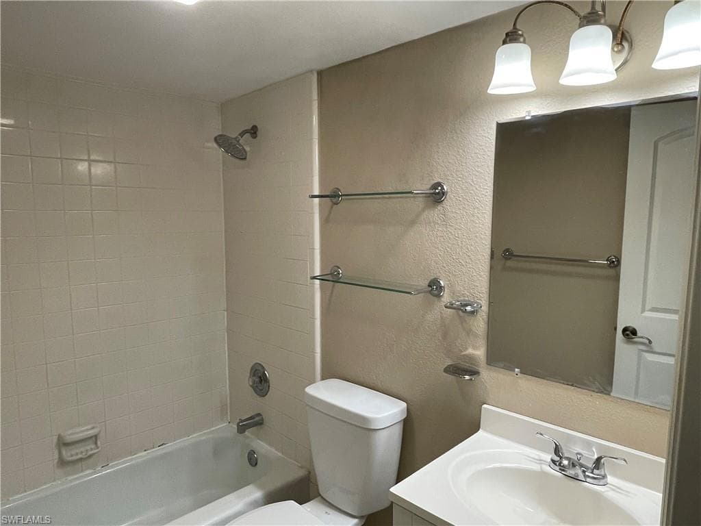 6777 Winkler RD 106-5