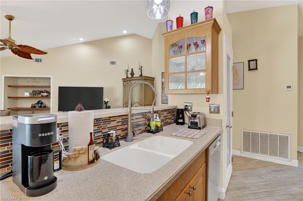 22656 Fountain Lakes BLVD-16