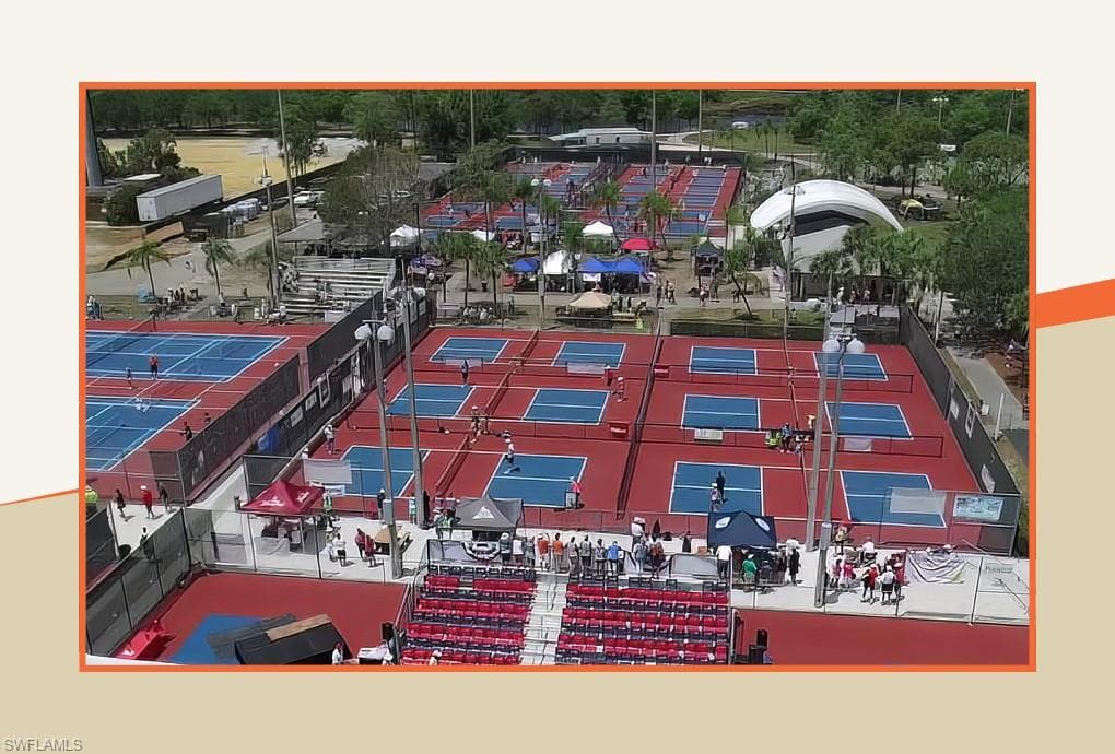 3732 Grove CIR, NAPLES FL 34112-7