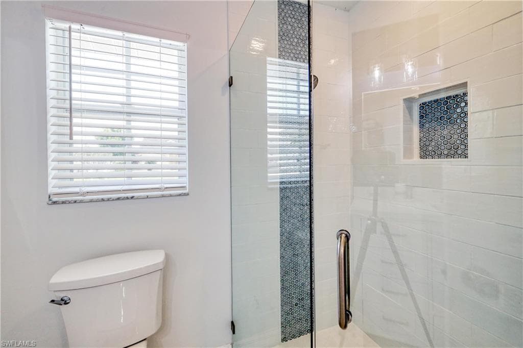 22589 Island Lakes DR, ESTERO FL 33928-25