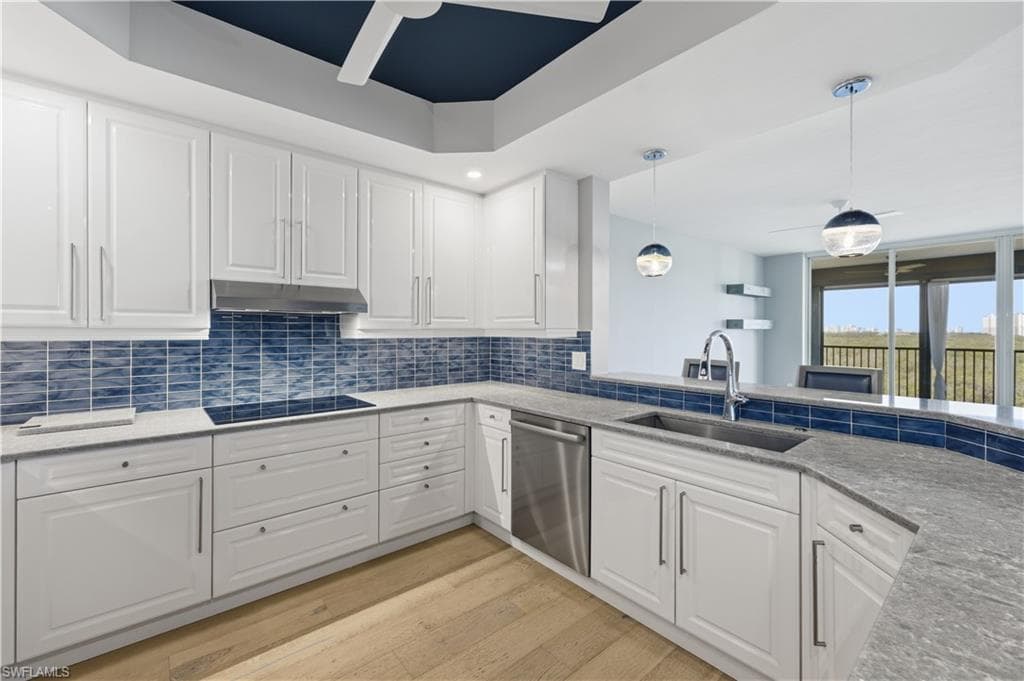 425 Cove Tower Dr 703-5