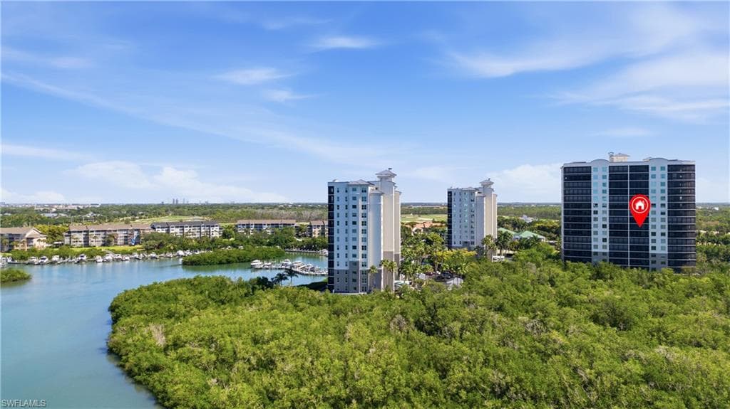 425 Cove Tower Dr 703-41
