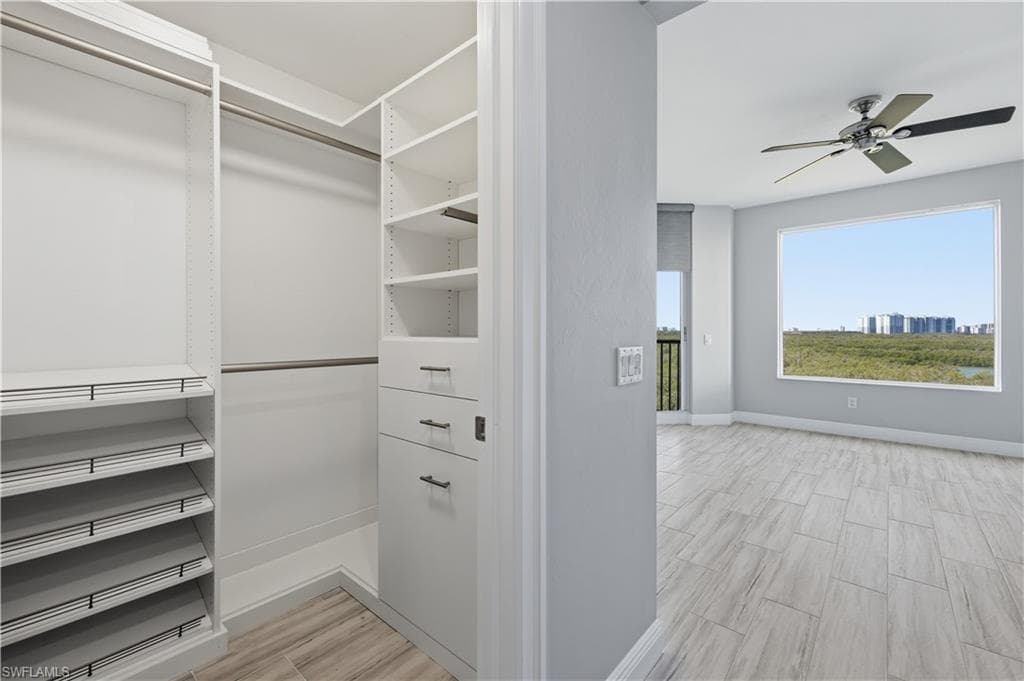 425 Cove Tower Dr 703-16