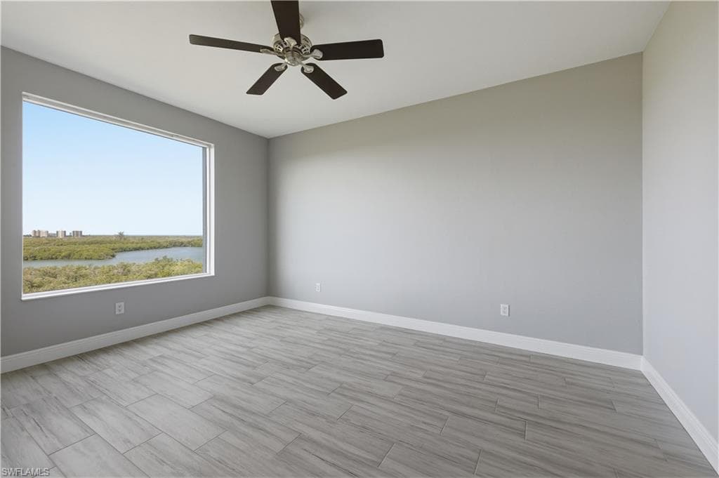425 Cove Tower Dr 703-15
