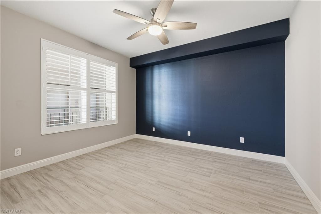 425 Cove Tower Dr 703-27