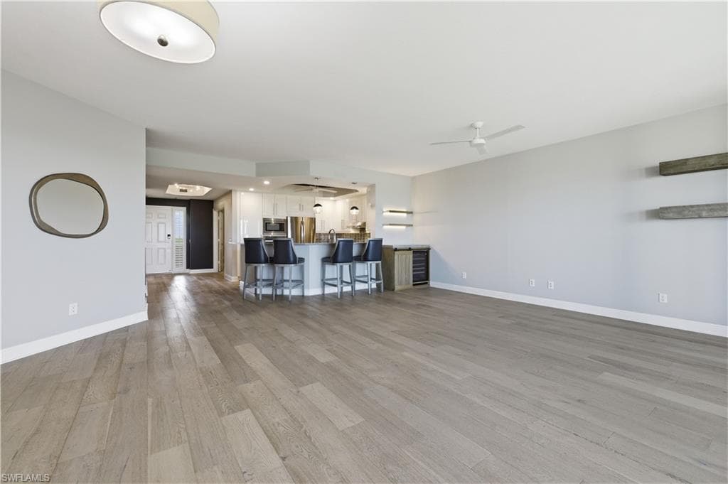 425 Cove Tower Dr 703-9