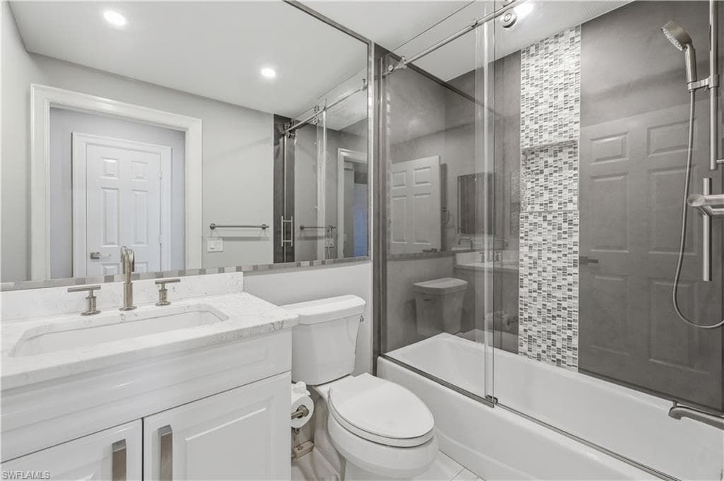 425 Cove Tower Dr 703-24