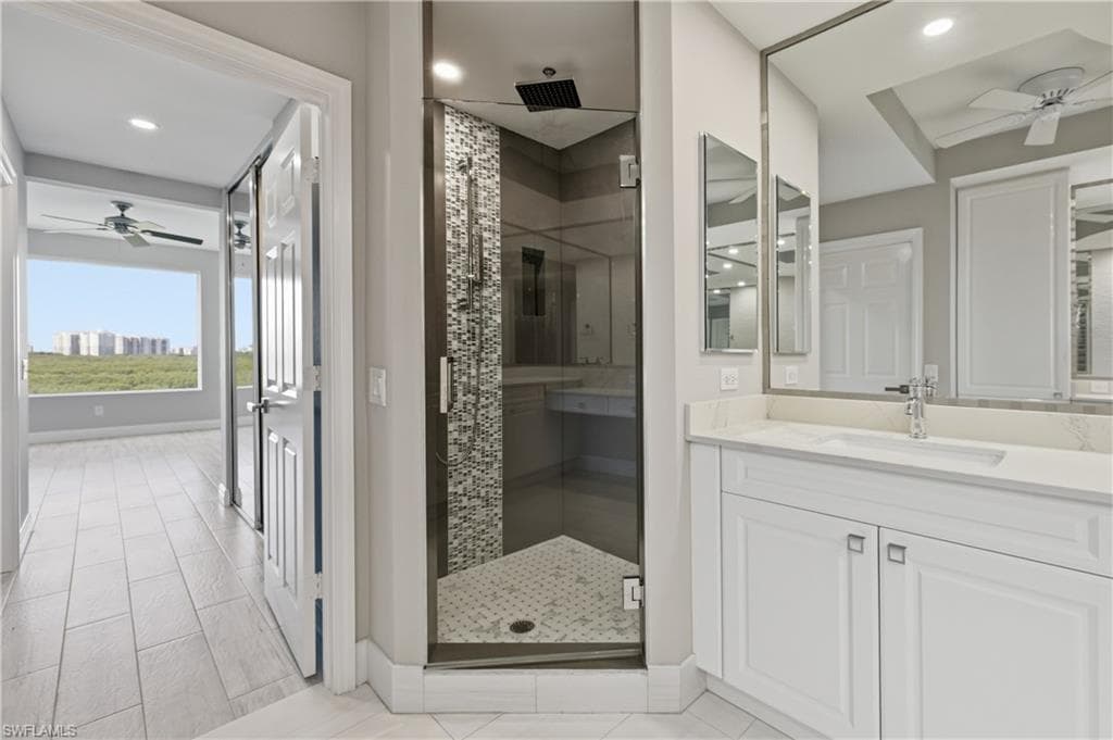425 Cove Tower Dr 703-20