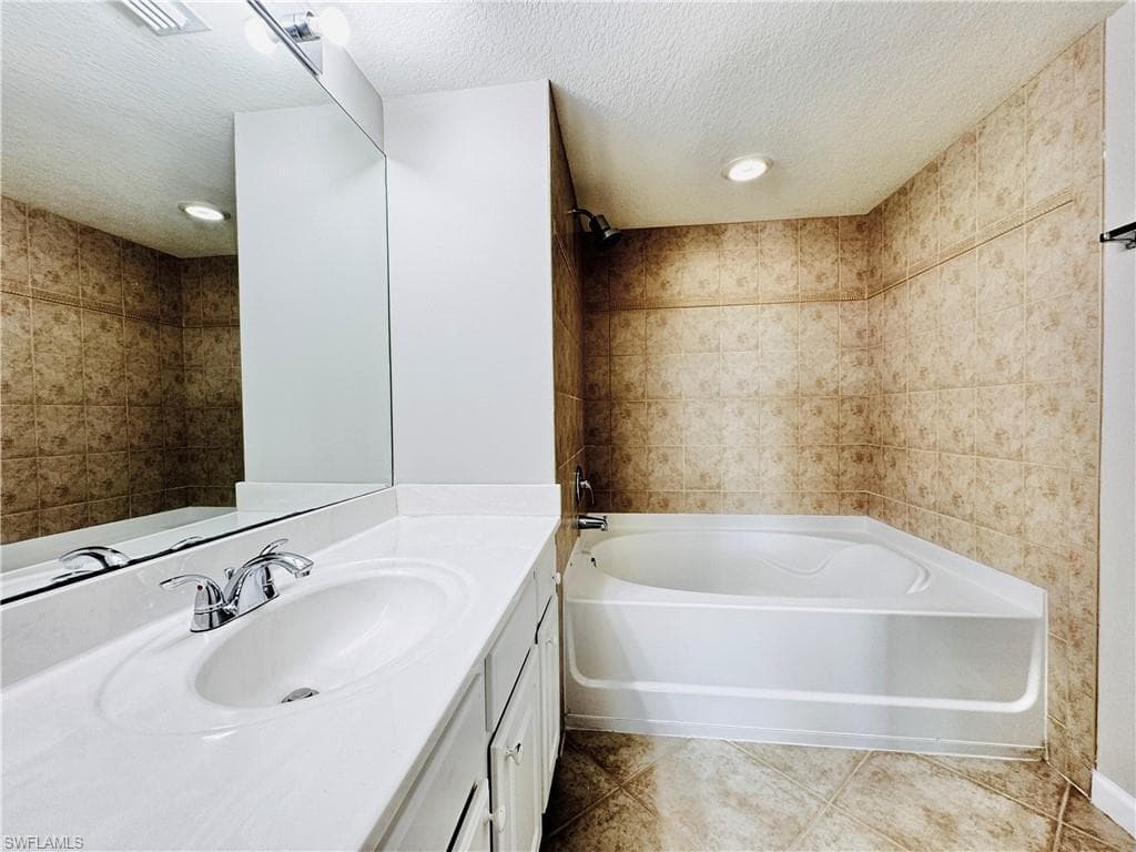 4109 Residence DR 520-22