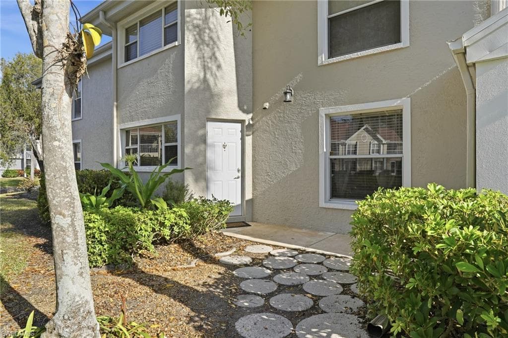 9856 Luna CIR # A101, NAPLES FL 34109-37