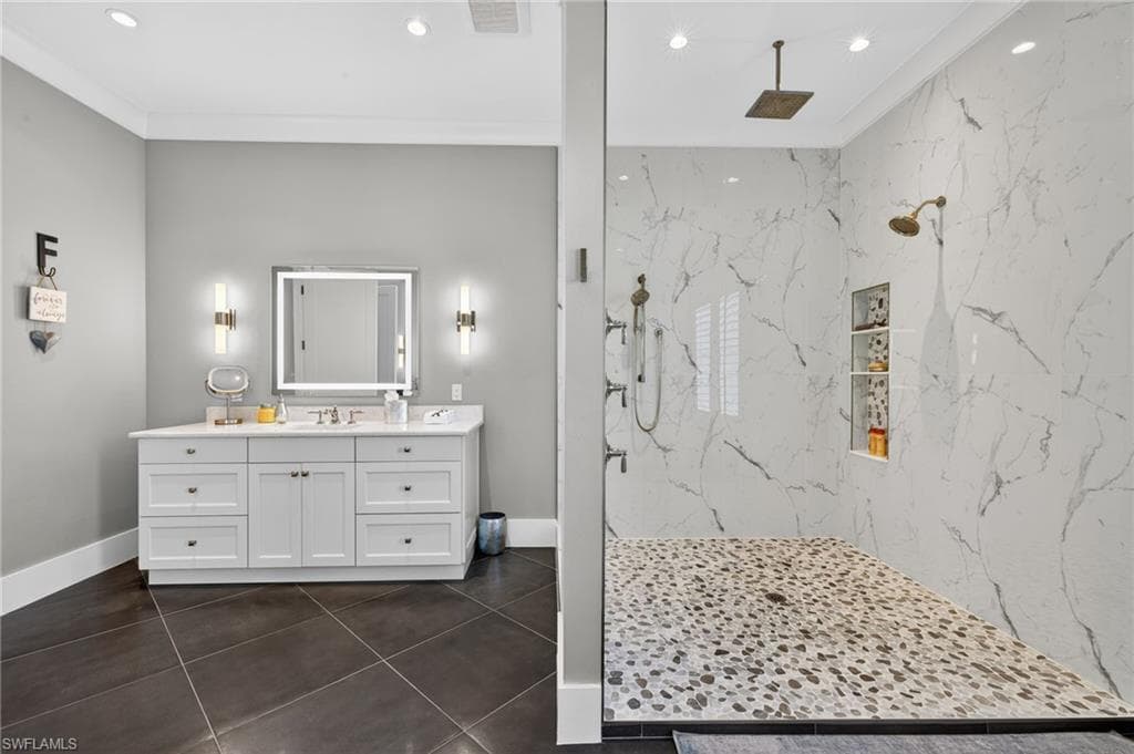 3354 Barra CIR, SANIBEL FL 33957-23