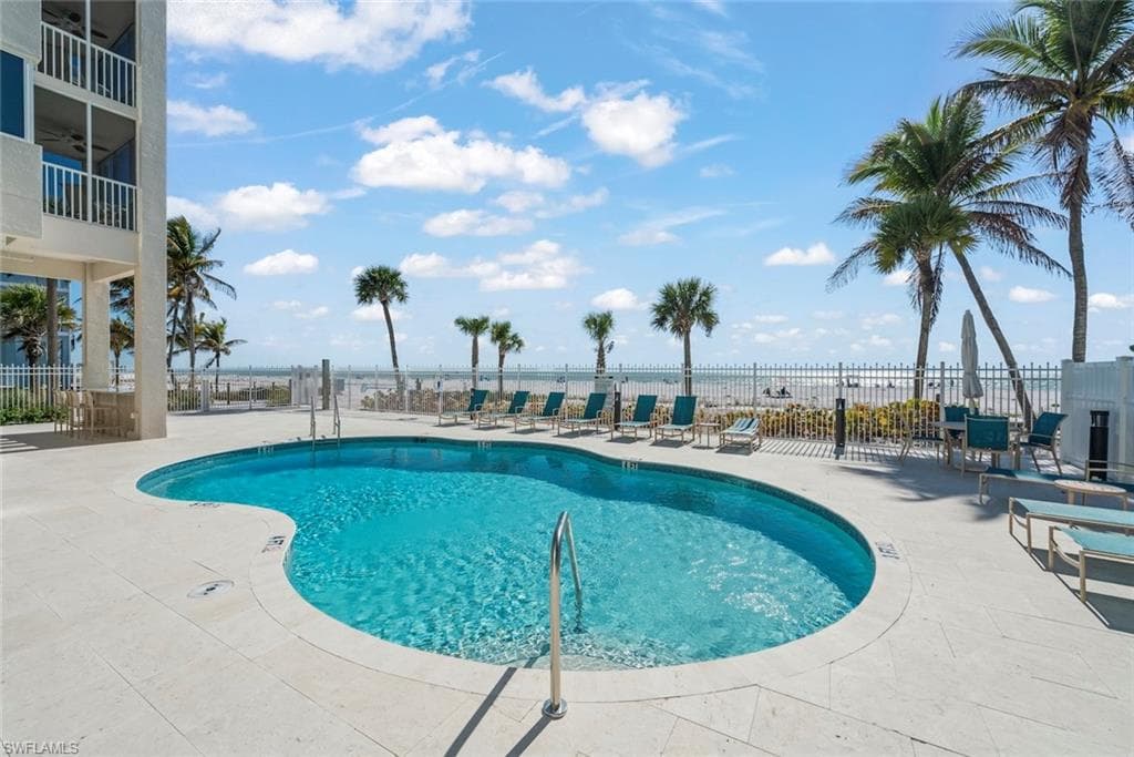5480 Estero BLVD 103-5