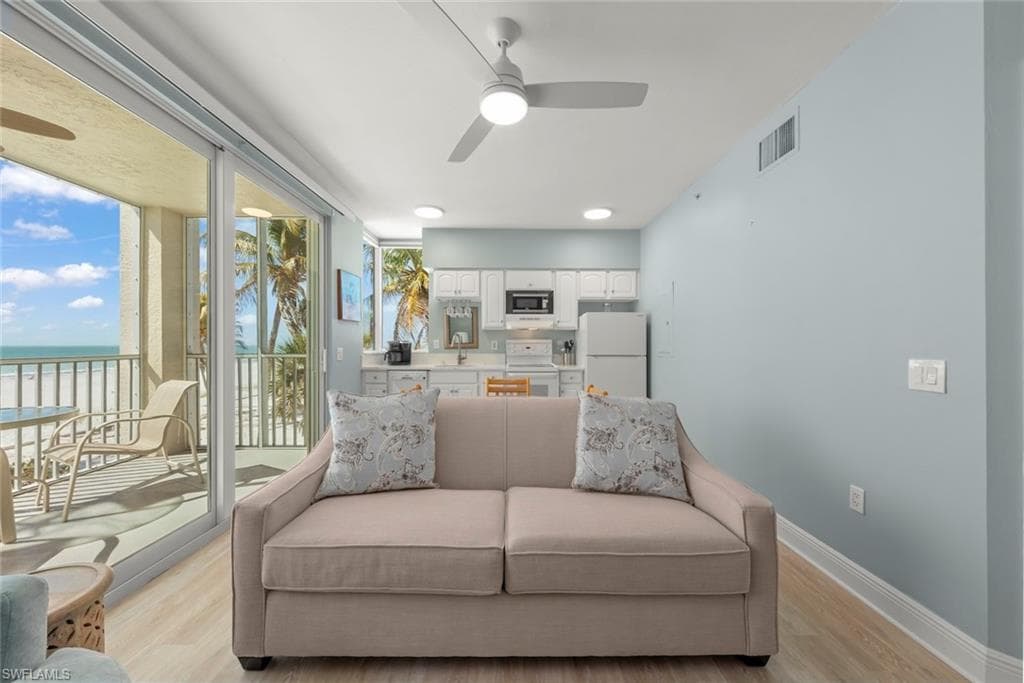 5480 Estero BLVD 103-16