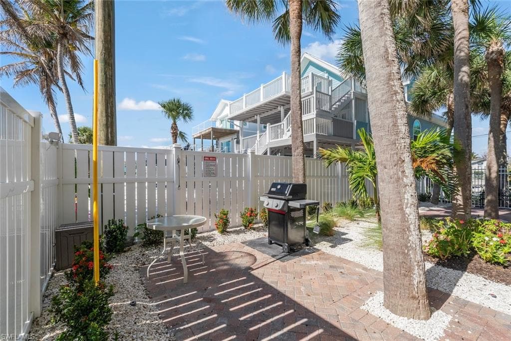 5480 Estero BLVD 103-42