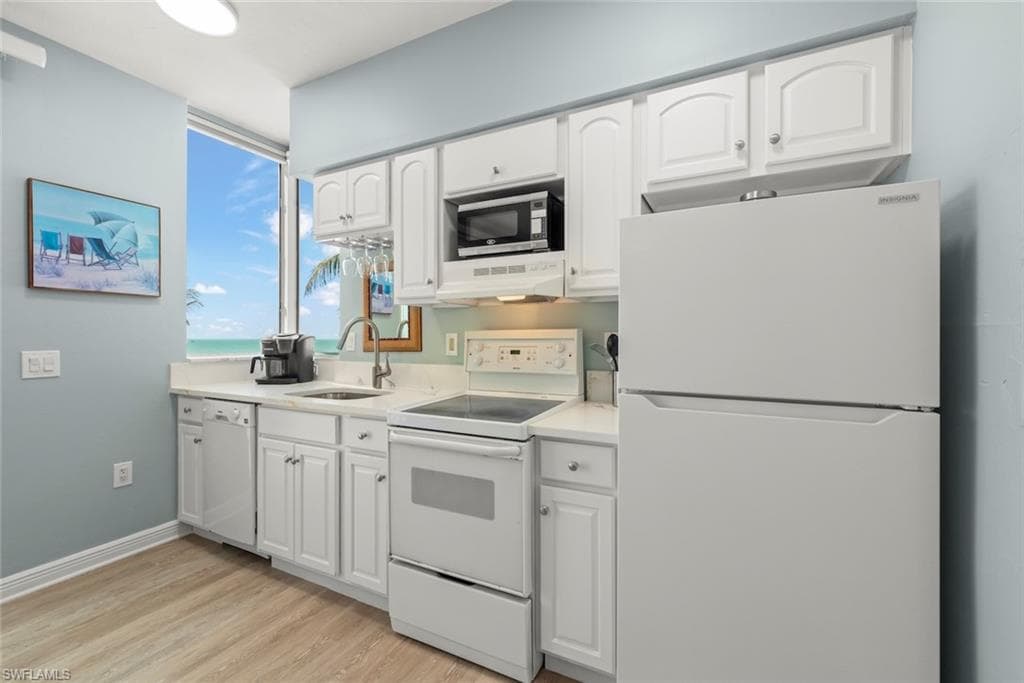 5480 Estero BLVD 103-25
