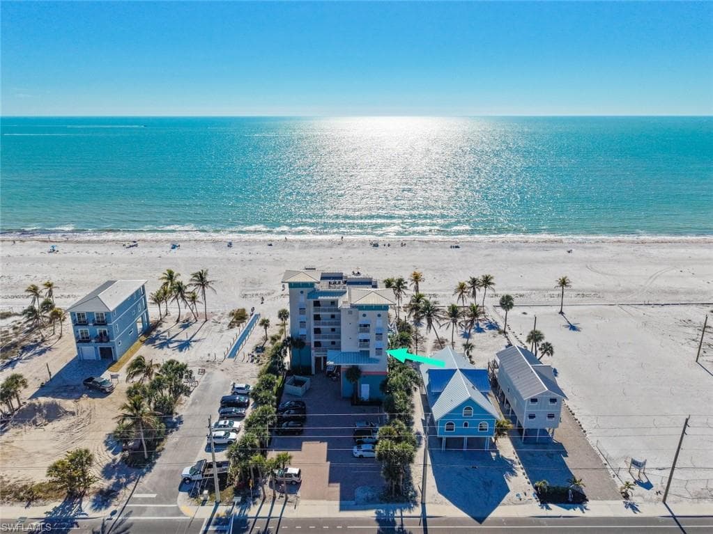 5480 Estero BLVD 103-2