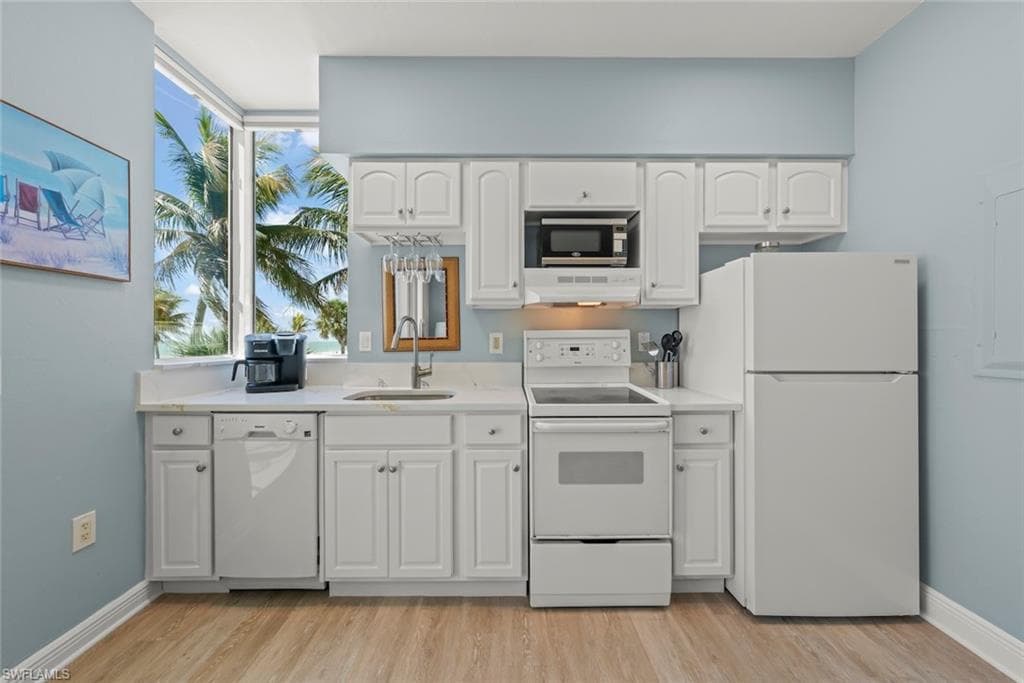 5480 Estero BLVD 103-27
