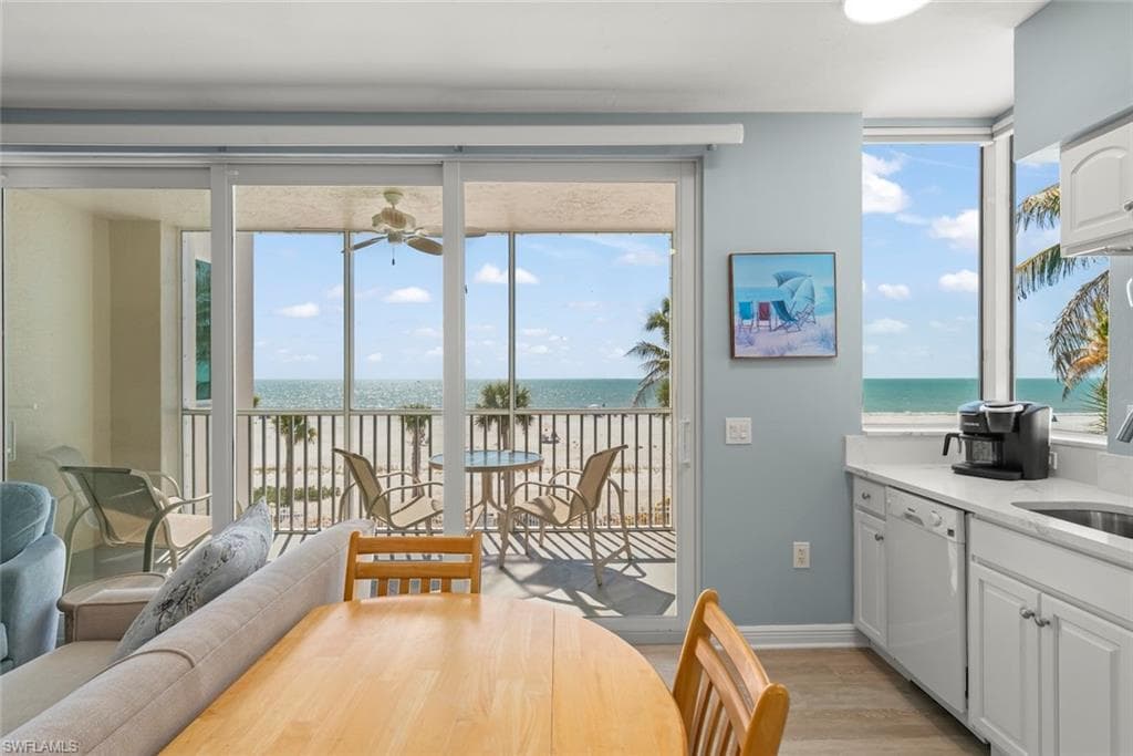 5480 Estero BLVD 103-19