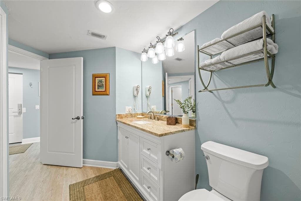 5480 Estero BLVD 103-37