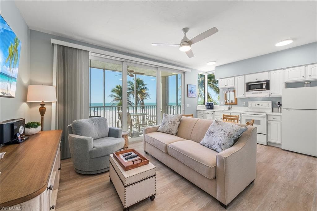 5480 Estero BLVD 103-9