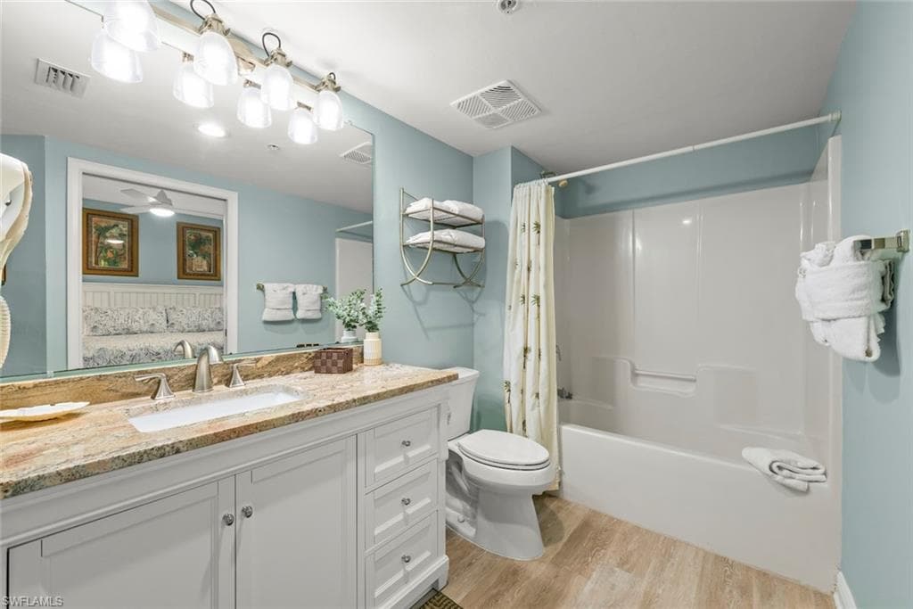 5480 Estero BLVD 103-36