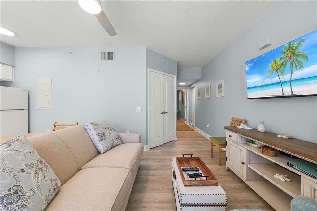 5480 Estero BLVD 103-14
