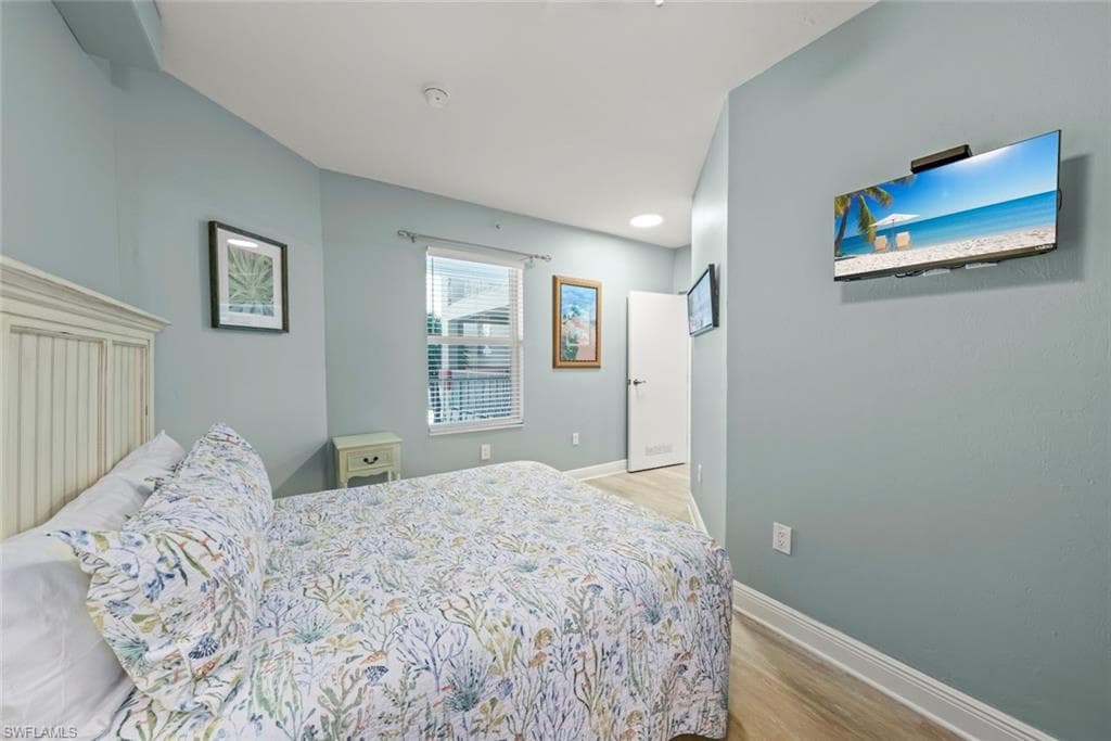 5480 Estero BLVD 103-30