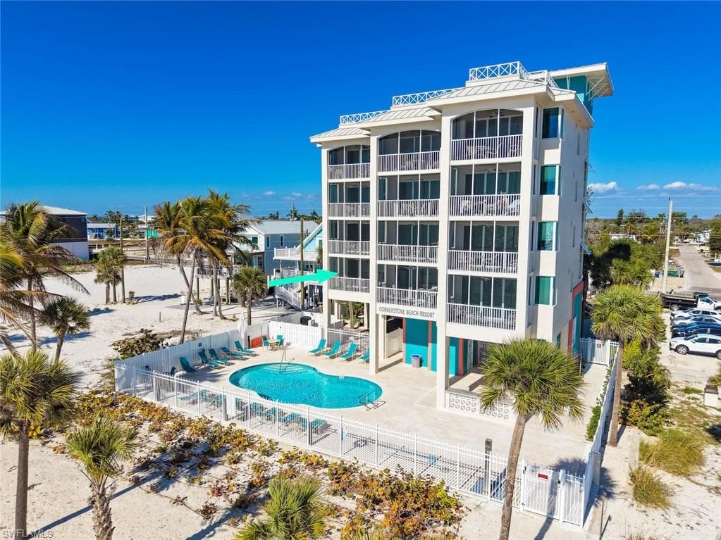5480 Estero BLVD 103-3