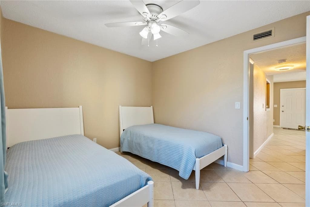 4629 Bayshore DR # J3, NAPLES FL 34112-21