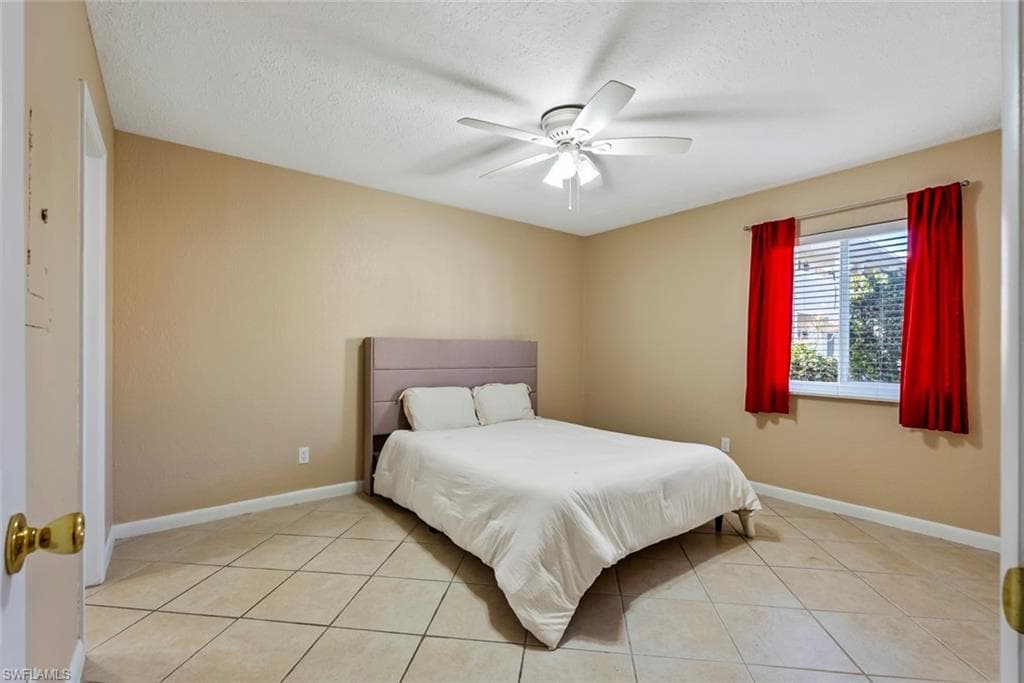 4629 Bayshore DR # J3, NAPLES FL 34112-12