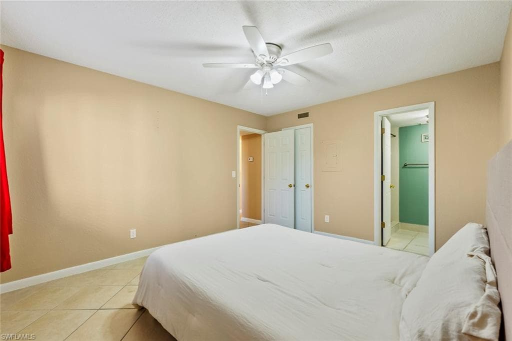 4629 Bayshore DR # J3, NAPLES FL 34112-16