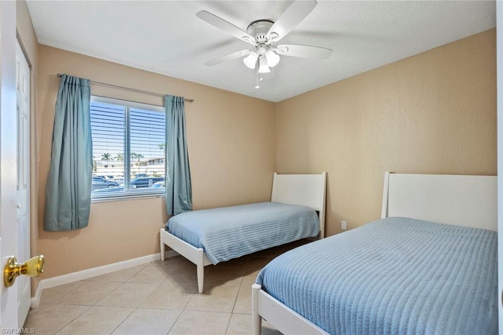 4629 Bayshore DR # J3, NAPLES FL 34112-20