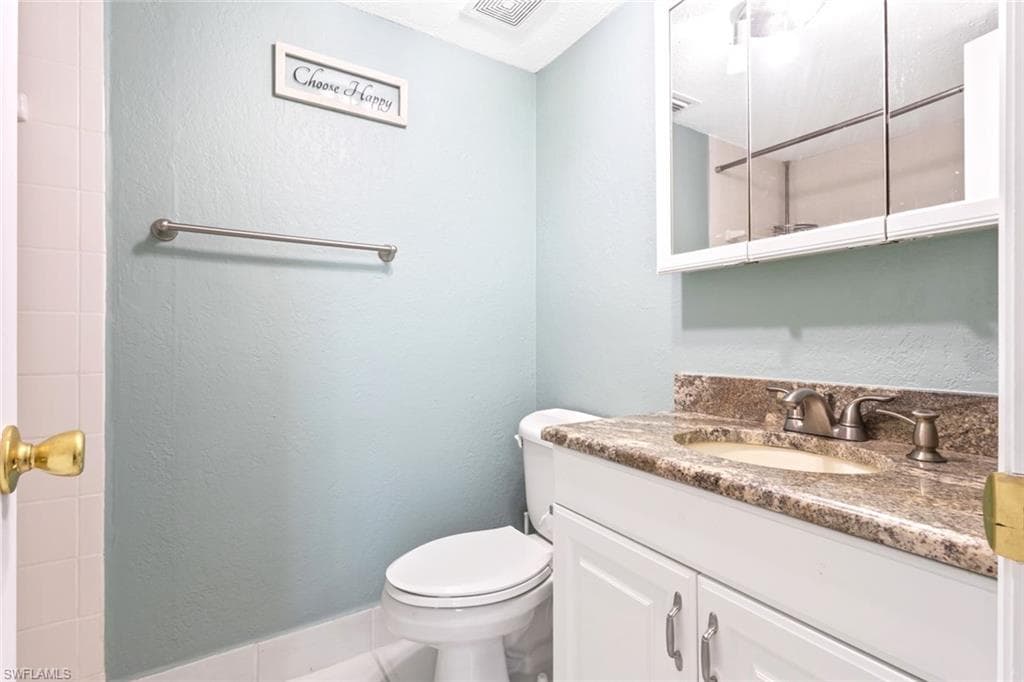 4629 Bayshore DR # J3, NAPLES FL 34112-18