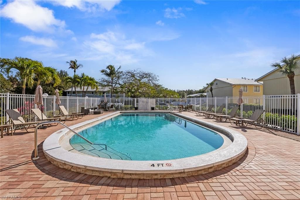 4629 Bayshore DR # J3, NAPLES FL 34112-27