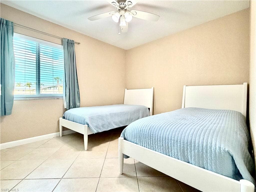 4629 Bayshore DR # J3, NAPLES FL 34112-19