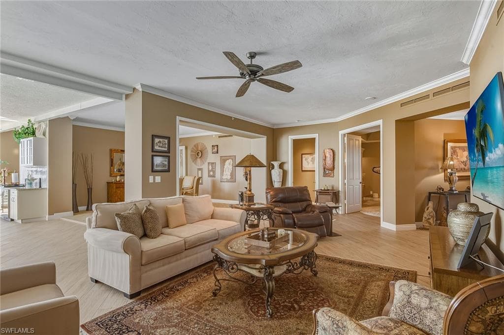 4000 Royal Marco WAY 324-4