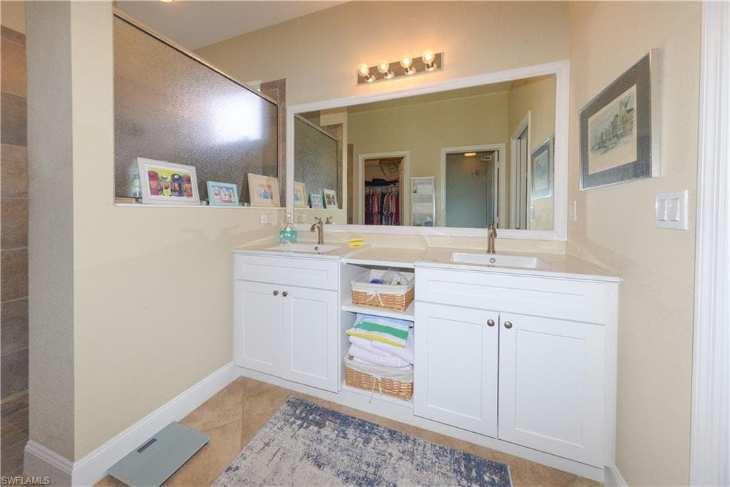 8701 Banyan Bay BLVD, FORT MYERS FL 33908-16