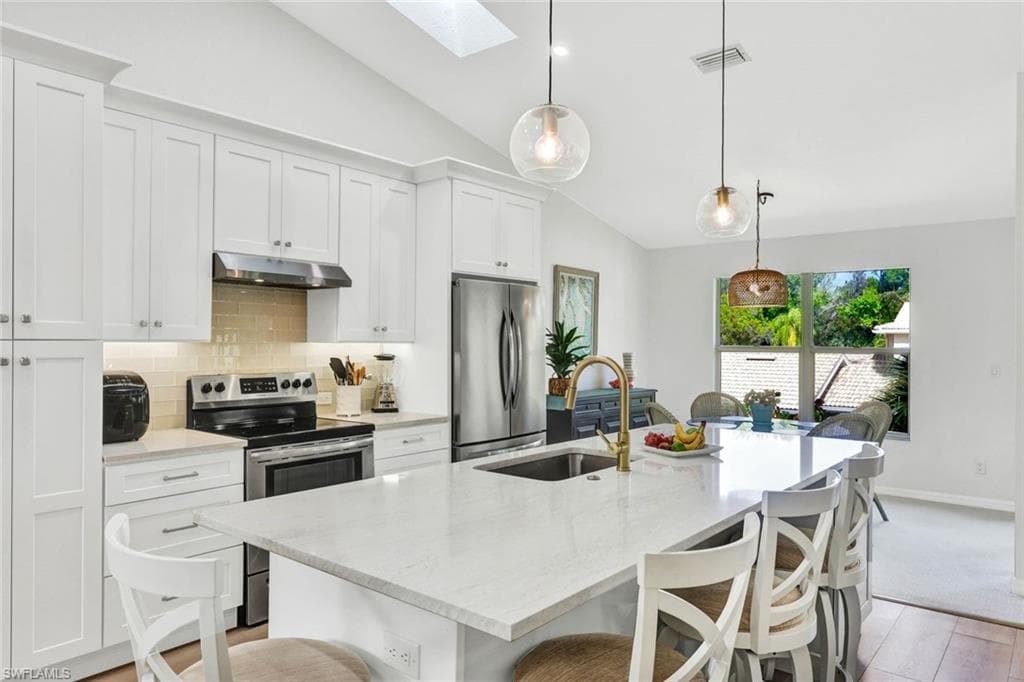 314 Emerald Bay CIR I5-16