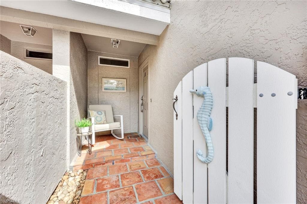 314 Emerald Bay CIR I5-24