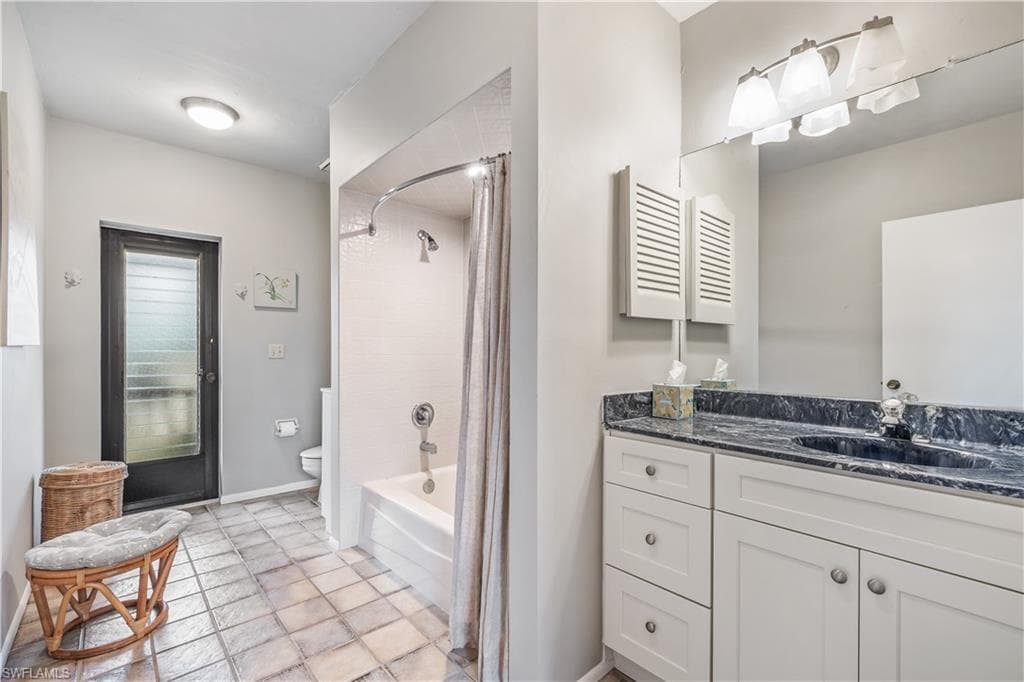 3209 W Riverside DR-19