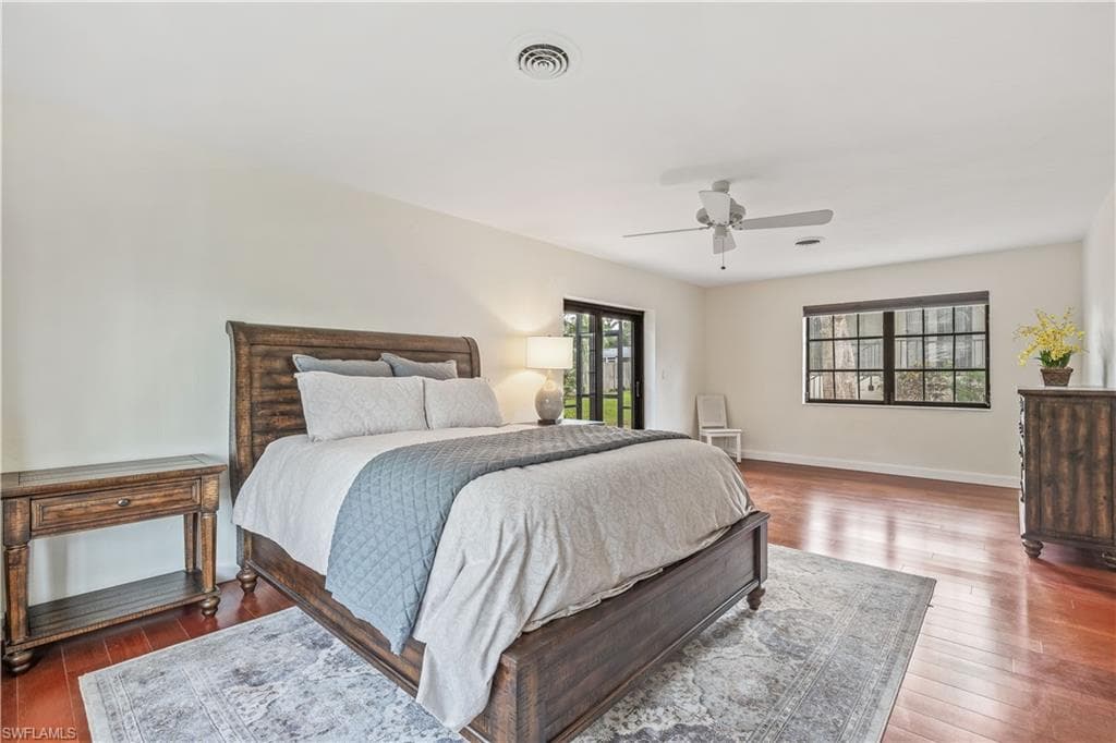 3209 W Riverside DR-18