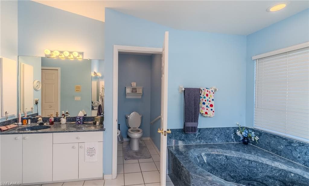 22355 FOUNTAIN LAKES BLVD-17
