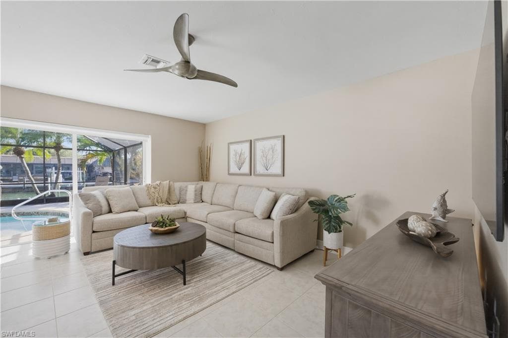 216 5th ST W-26