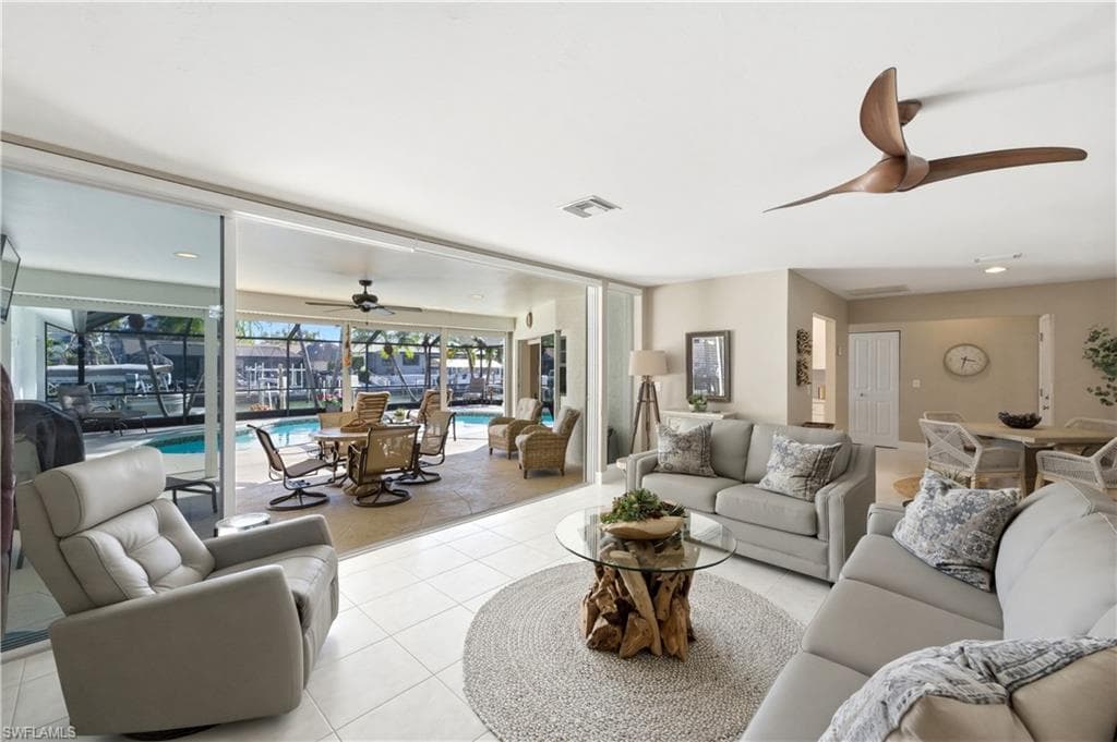 216 5th ST W-5