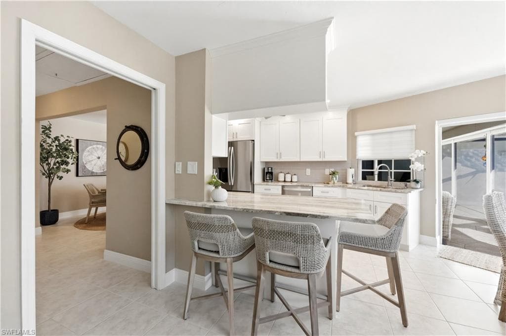 216 5th ST W-15