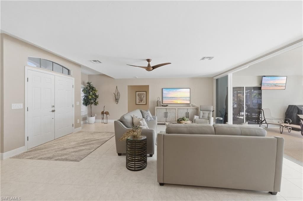 216 5th ST W-11